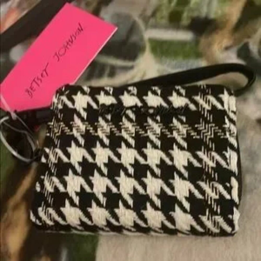 Betsy Johnnson Wallet & Earrings Set